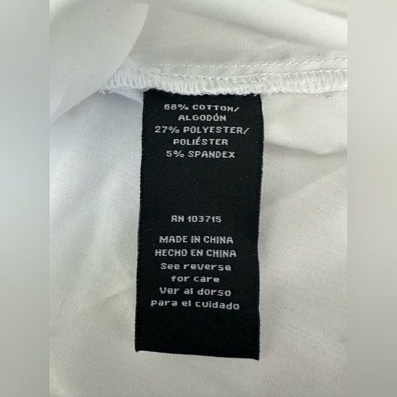 Zac & Rachel White V-Neck Blouse with Relaxed Fit - Picture 3 of 4